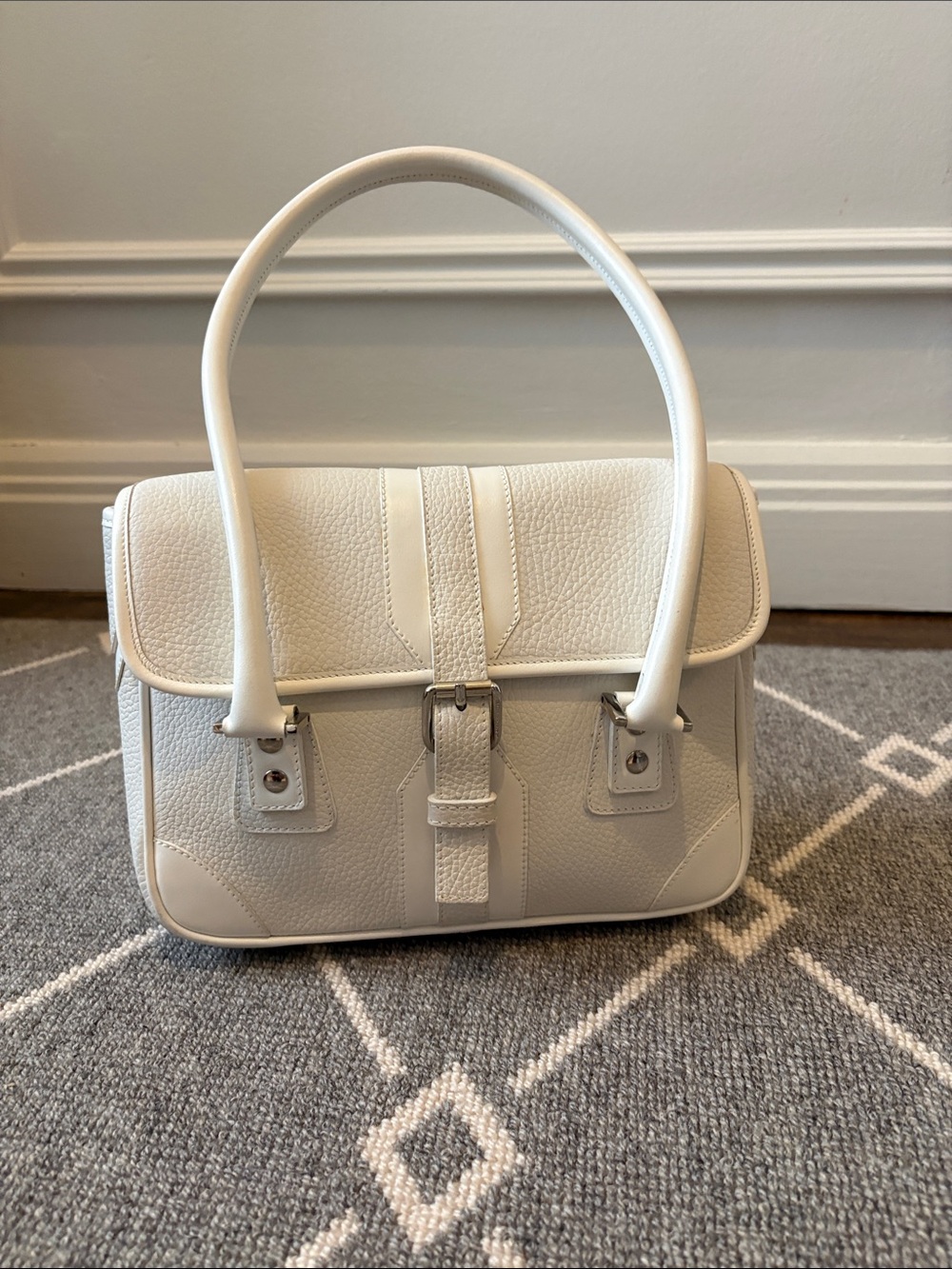Like new!! Burberry White Leather Satchel Handbag